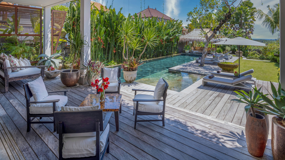 Villa Mandalay Dua - Relax and enjoy the poolside